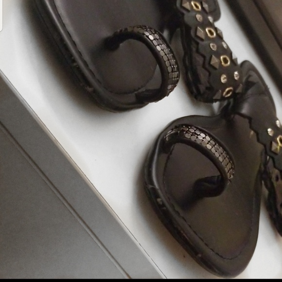 Jessica Simpson flat bejewled/sequin scandal - Picture 3 of 3